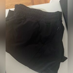 Lululemon lined short 5” size 20 black